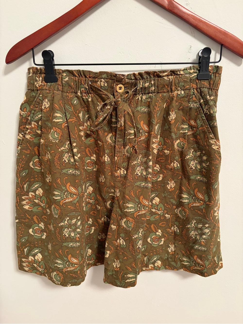Vintage Liz Sport Olive Floral Print Short S